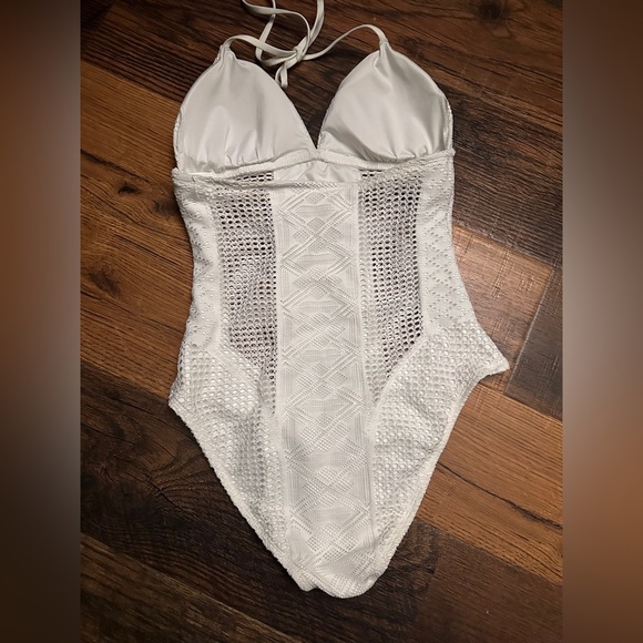 Vitamin A Crochet Celeste Maillot One Piece Swimsuit White size Large NWOT - Picture 5 of 6